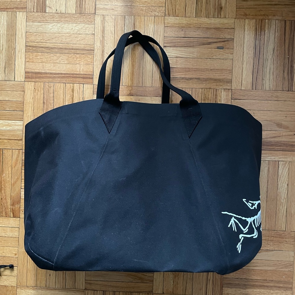 SOLD FB 🌸 - Arc'teryx Carrier Gear 45 Tote